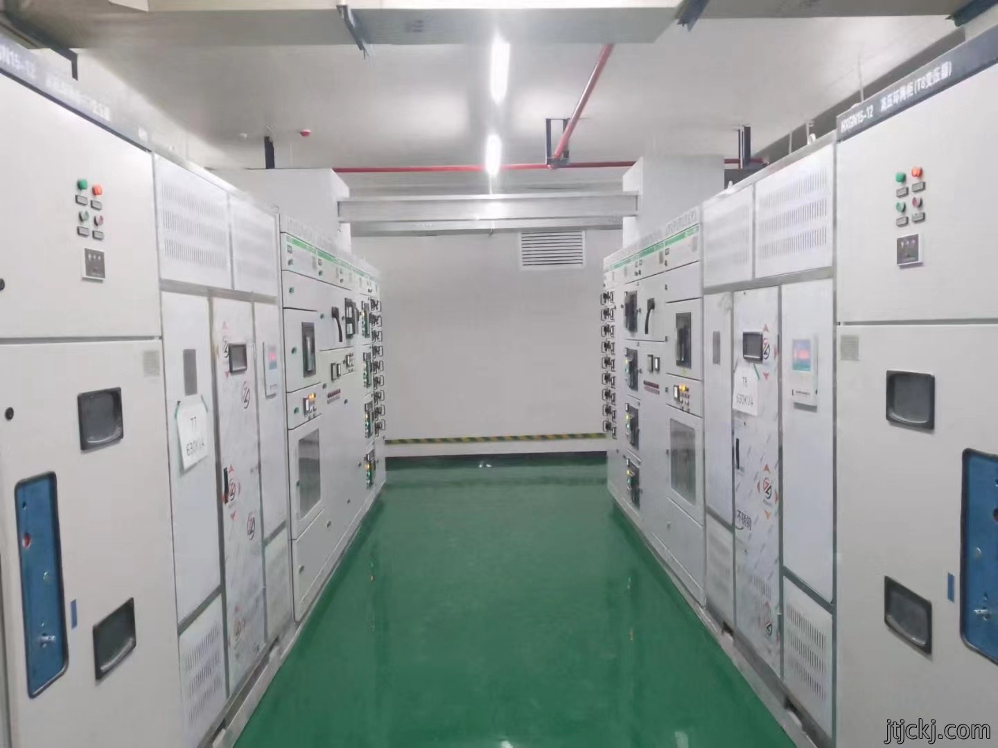施耐德授权柜送电成功